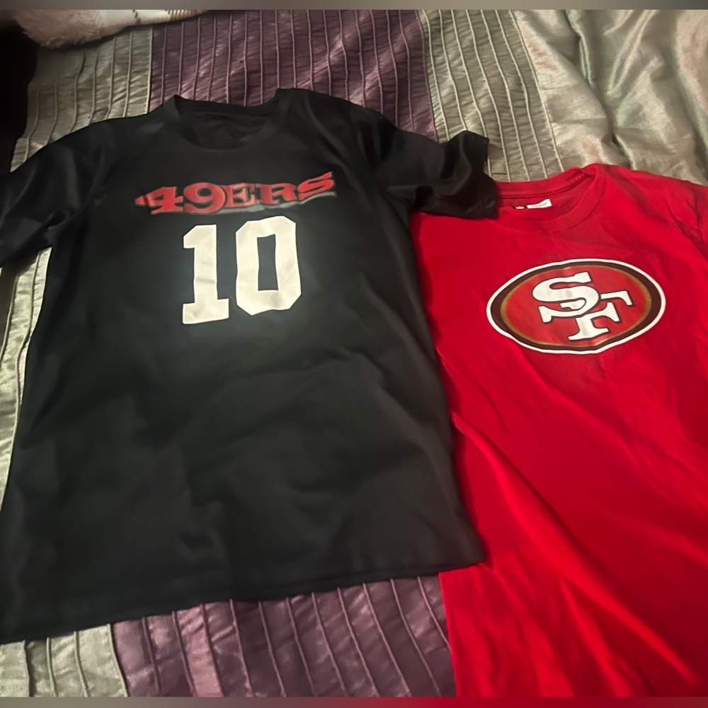 NFL - Men’s Small- Black and Red 49ers Short Sleeve Tees